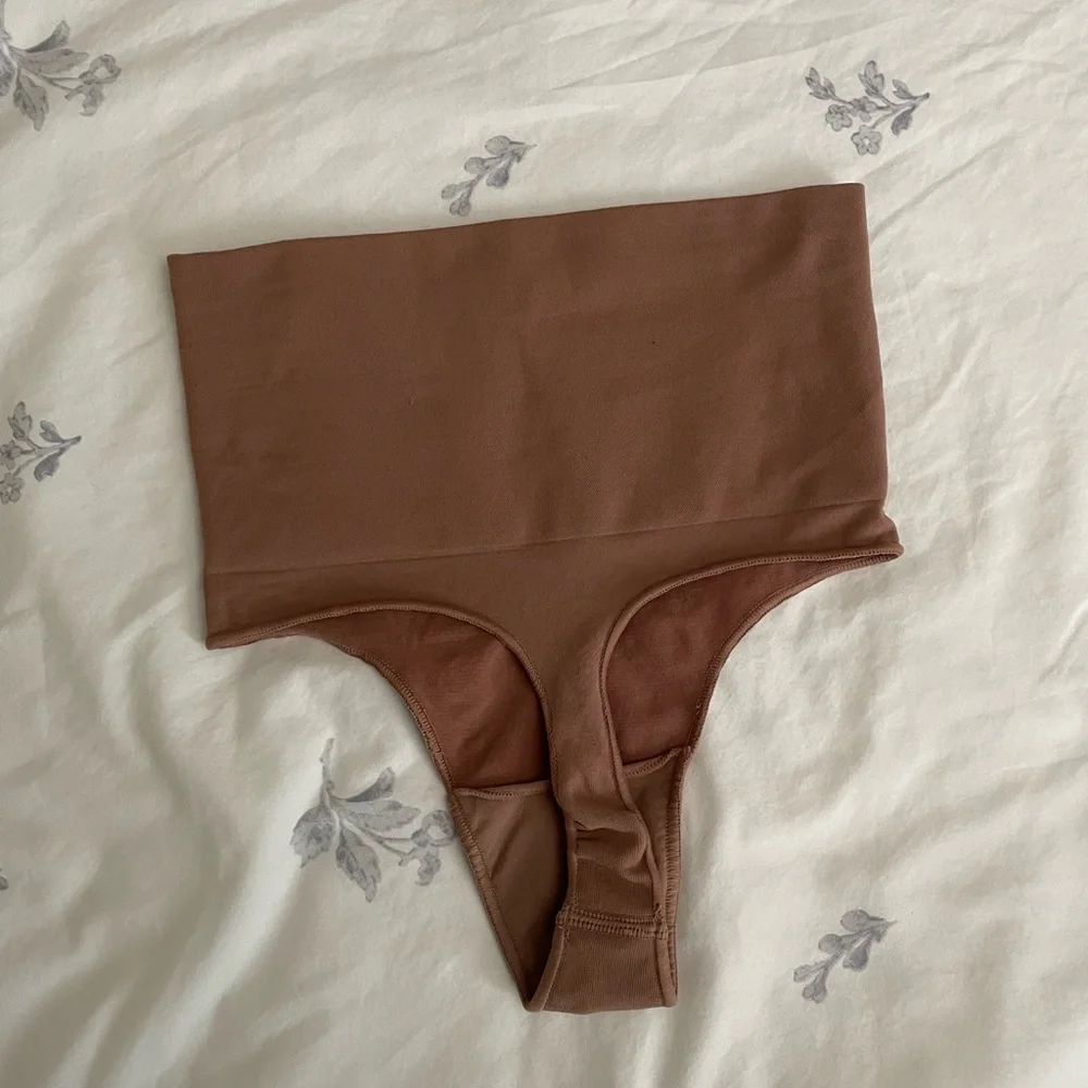 Skims NWOT mid waist  underwear - Picture 5 of 5